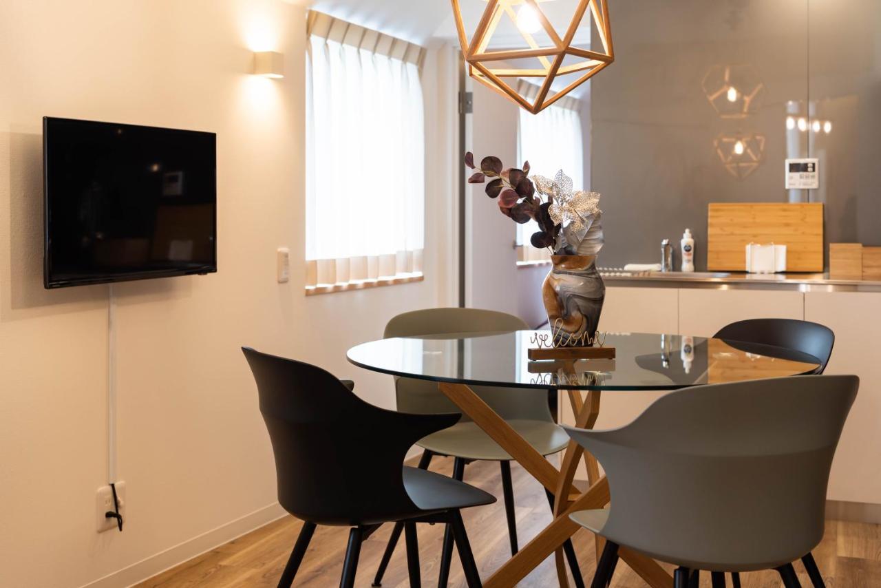 Alla Scuderia Bijou Suites Osaka Bagian luar foto