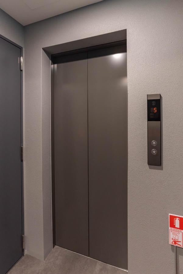 Alla Scuderia Bijou Suites Osaka Bagian luar foto